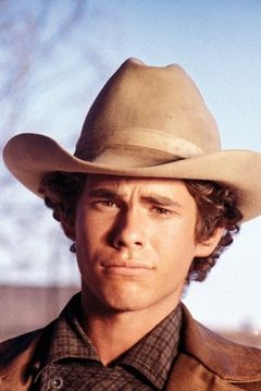 Gary Grimes interpreta Daniel "Danny" Cahill