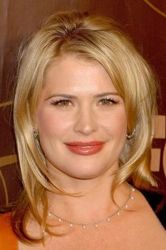 Kristy Swanson interpreta Erica Paget