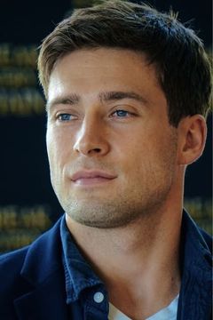 Ignacyo Matynia interpreta Ethan St. Ignace