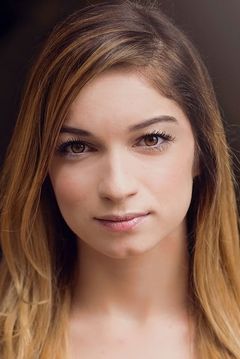 Sydney Meyer interpreta Madison Willits
