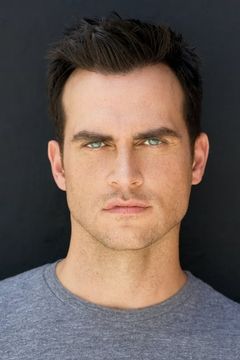 Cheyenne Jackson interpreta Will Drake