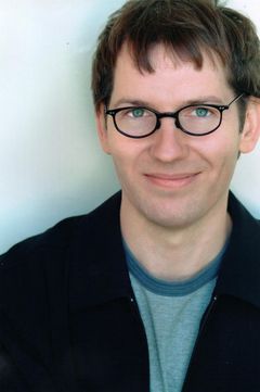 Alex Boling interpreta Father