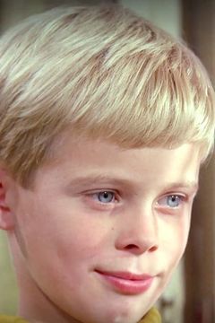 Pär Sundberg interpreta Tommy Settergren