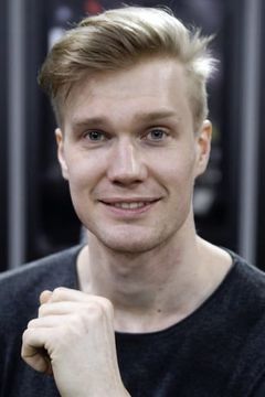 Joonas Suotamo interpreta Chewbacca