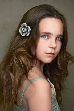 Eloise Henwood interpreta Mill Child (uncredited)