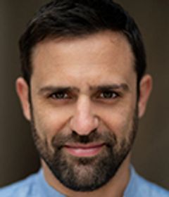 Thomas Santu interpreta Enrico Brancaccio