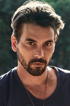 Skeet Ulrich interpreta FP Jones