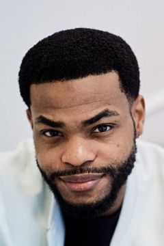 Andrew Bachelor interpreta King Bach