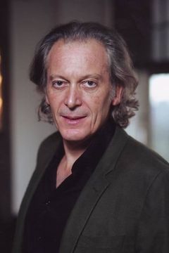 Ronald Guttman interpreta Joe
