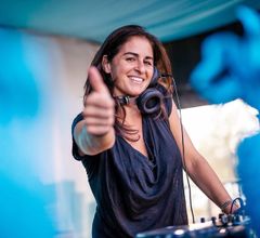 Misstress Barbara interpreta DJ at Electronic Picnic