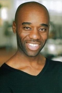 Corey Hibbert interpreta Leon's Friend