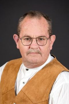 Daniel Fortman interpreta Cowboy (uncredited)