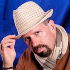 Modesto Cordero interpreta Pickup Truck Driver