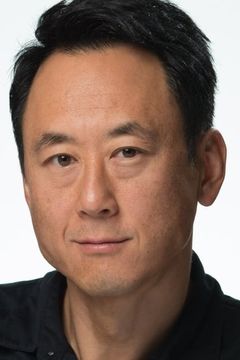 James Yi interpreta Fund Raiser Man