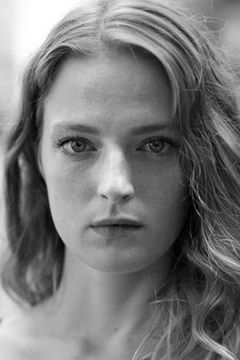 Anna Manuelli interpreta Isa