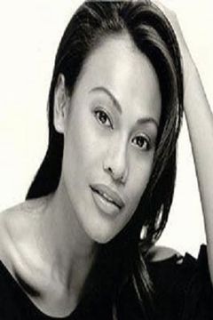 Cassandra Hepburn interpreta Susan Li