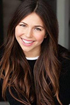 Tatum Chiniquy interpreta Cashier