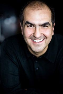 Javier Lacroix interpreta Carlos - Cook