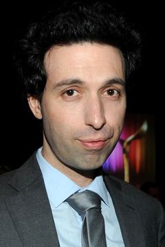 Alex Karpovsky interpreta Marty Green