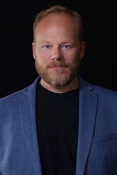 Brandon Crane interpreta Big Guy