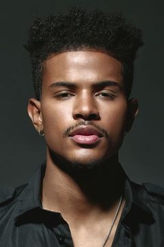 Trevor Jackson interpreta Aaron Jackson