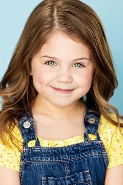 Pyper Braun interpreta Alice