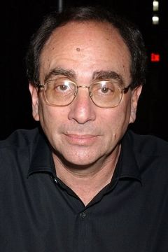R.L. Stine interpreta Hallway Player