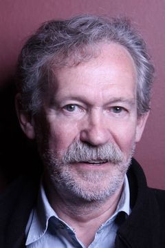 Paul Copley interpreta Harry Smith