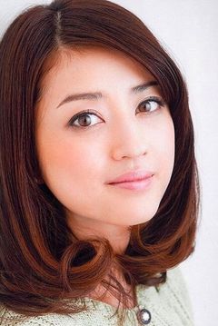 Mayu Ozawa interpreta Cheated Wife at Bar