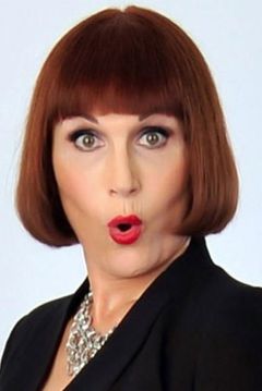 Adele Anderson interpreta Lady Warwick