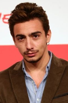 Gianluca Di Gennaro interpreta Cobra