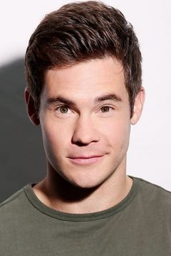 Adam DeVine interpreta Kurt