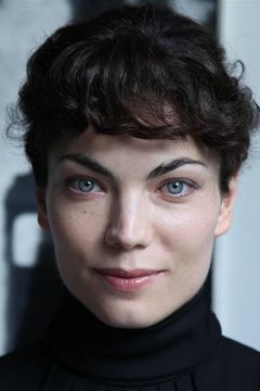 Coralie Revel interpreta Nathalie