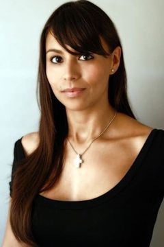 Valerie Posas interpreta New Slutty Girl