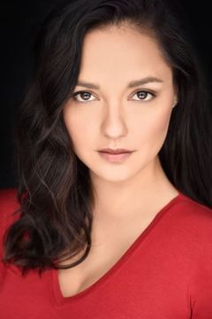 Briana Skye interpreta Chloé