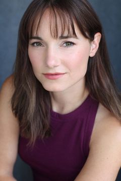 Alex Bowling interpreta Savannah