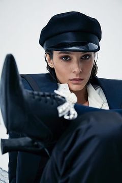 Büşra Develi interpreta Leyla