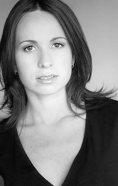 Tanya DiFrancesco interpreta Beach Reporter