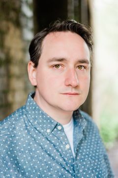 Ciaron Kelly interpreta Private Fox