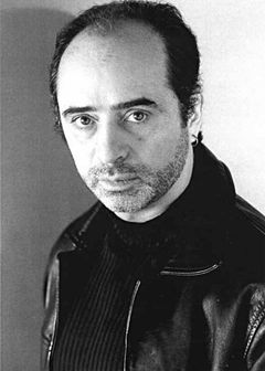 Philippe Bergeron interpreta Baccarat Dealer