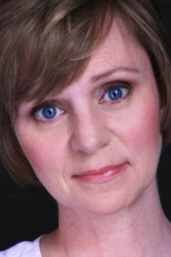 Deborah Drakeford interpreta Charlotte