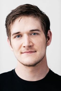 Bo Burnham interpreta Tobey