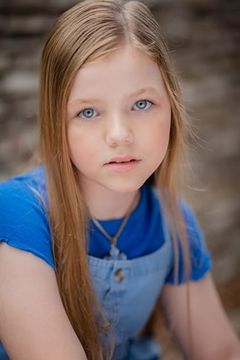 Charlotte Stent interpreta Violet