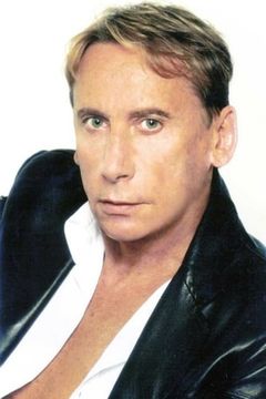 Gianni Dei interpreta Marco