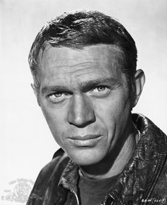 Steve McQueen interpreta Carter "Doc" McCoy
