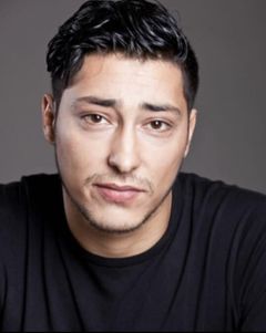 Mamoun Elyounoussi interpreta Pizza Delivery Boy