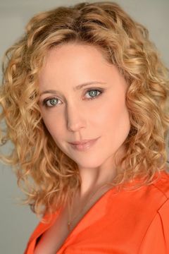 Annie Tedesco interpreta Helen