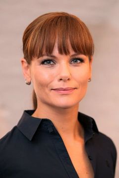 Angela Schijf interpreta Eva van Dongen