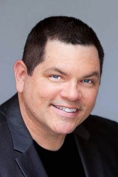 Chris Warner interpreta Hospital Orderly