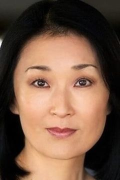 Hira Ambrosino interpreta Mrs. Yamamoto (uncredited)